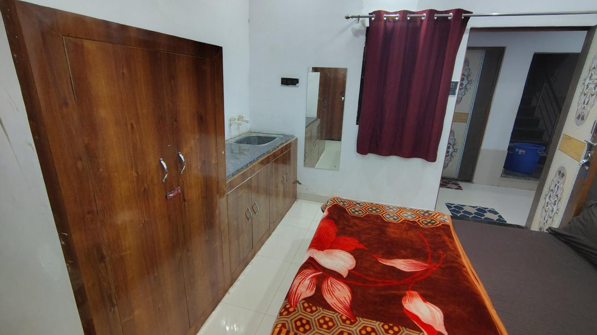Shri Haridas Kripa Dham Ashram Vrindāvan Quarto foto